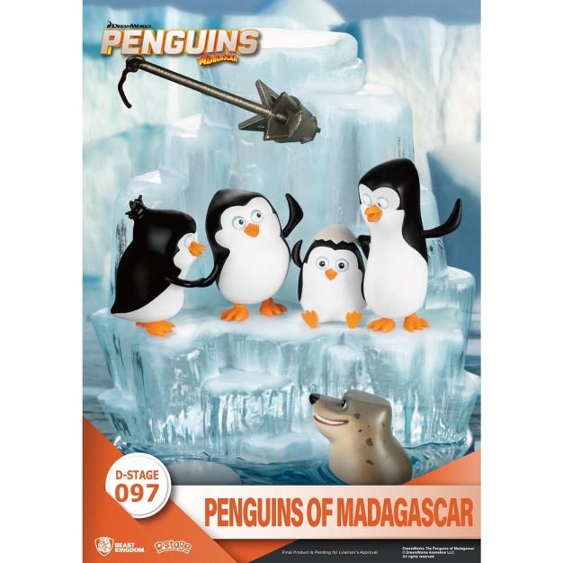 Universal Penguins Of Madagascar d stage