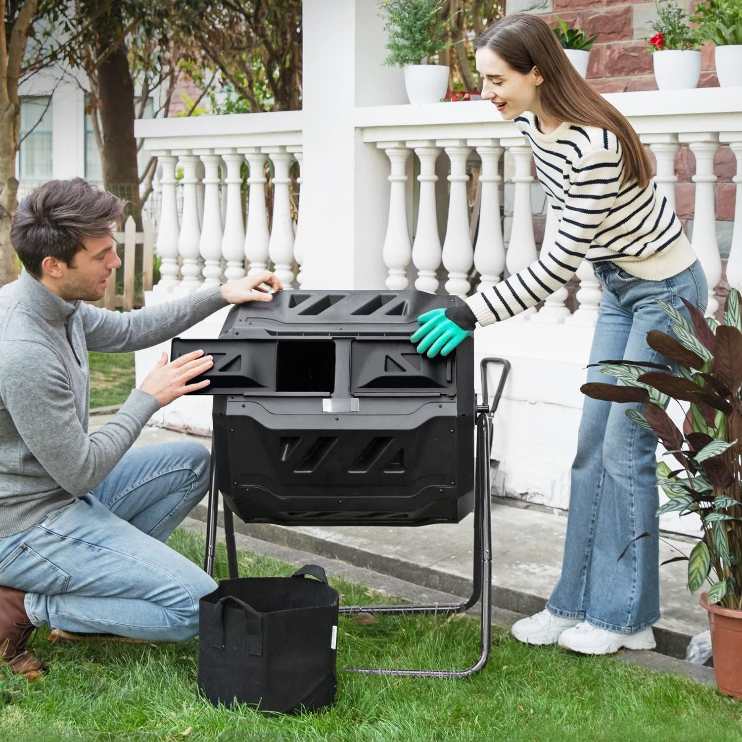 Outdoor Tumbling Composter Dual Rotating Batch Compost Bin  43 Gallon Black Door