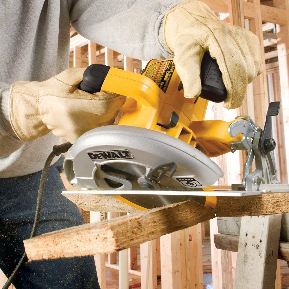 DW 15 Amp 7-14 in. Lightweight Circular Saw with Electric Brake DWE575SB