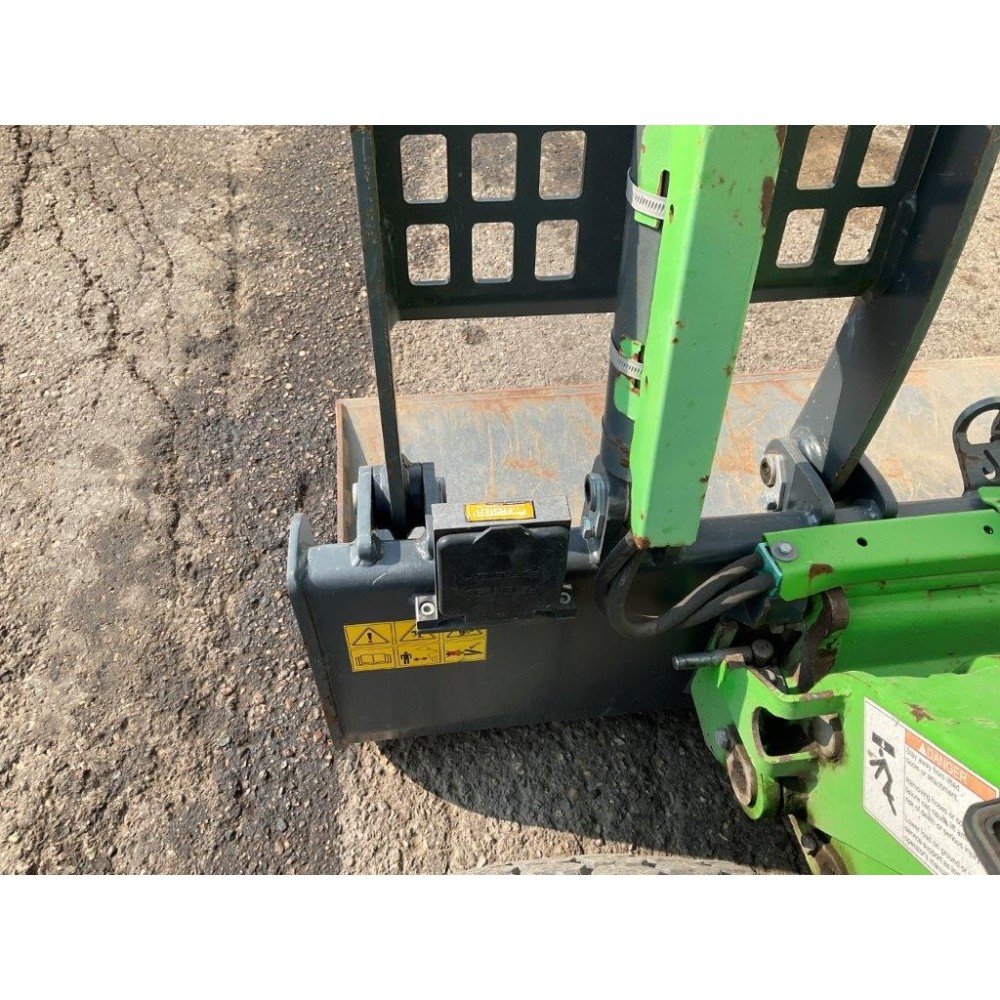 Avant 51.2 Width Demolition Grapple Bucket Used ;