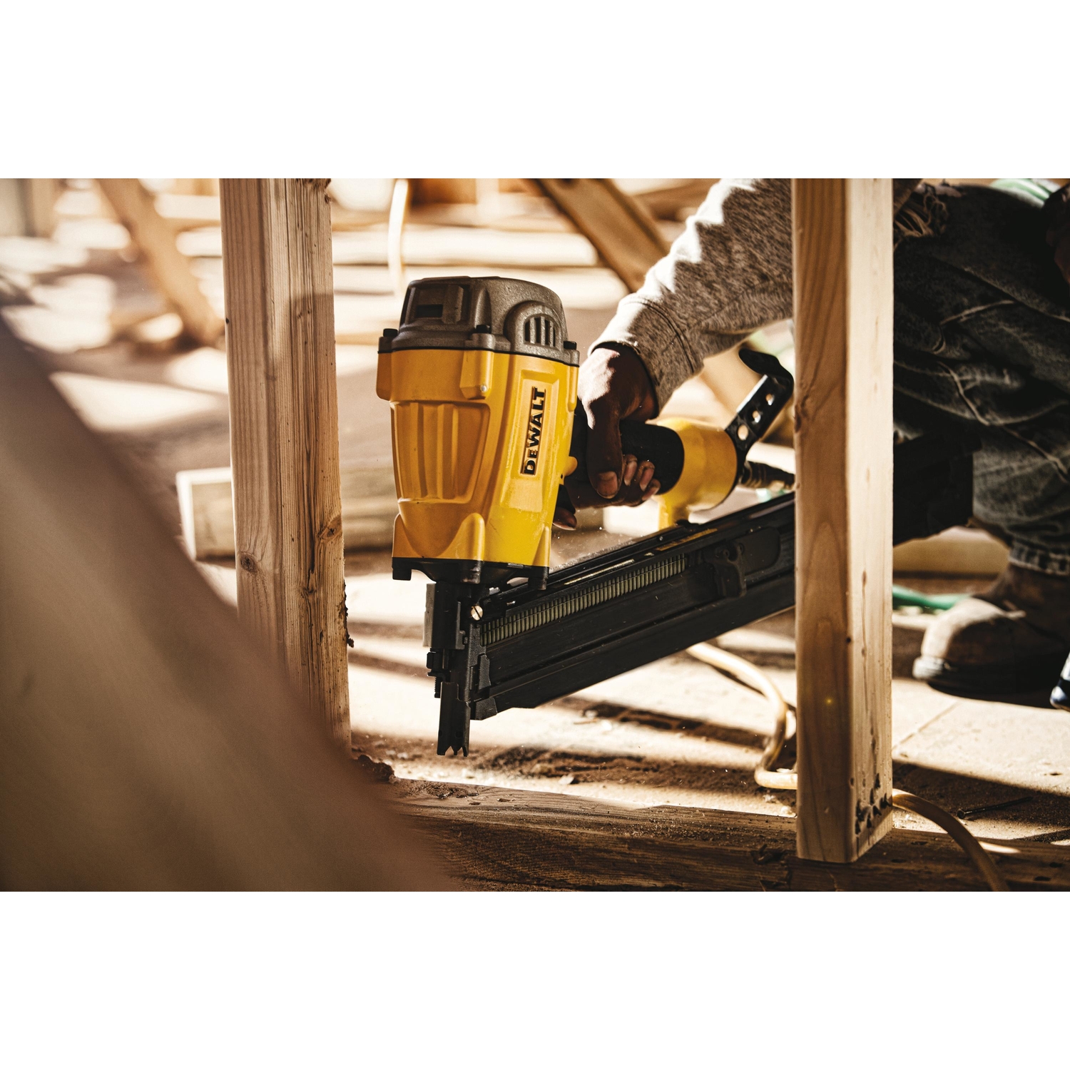 DW 28 deg Framing Nailer Kit