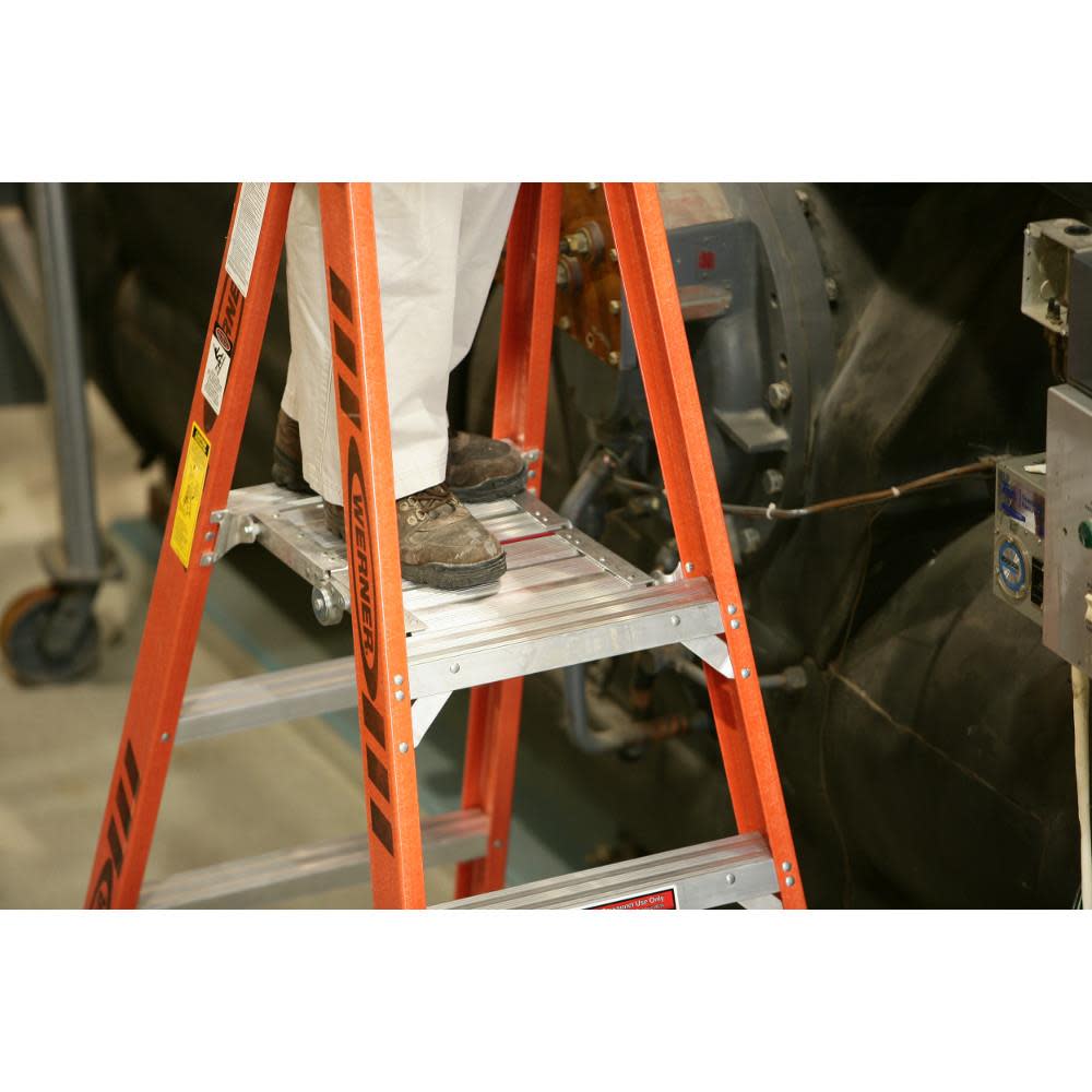 4 Ft. Type IA Fiberglass Platform Ladder w/Casters ;