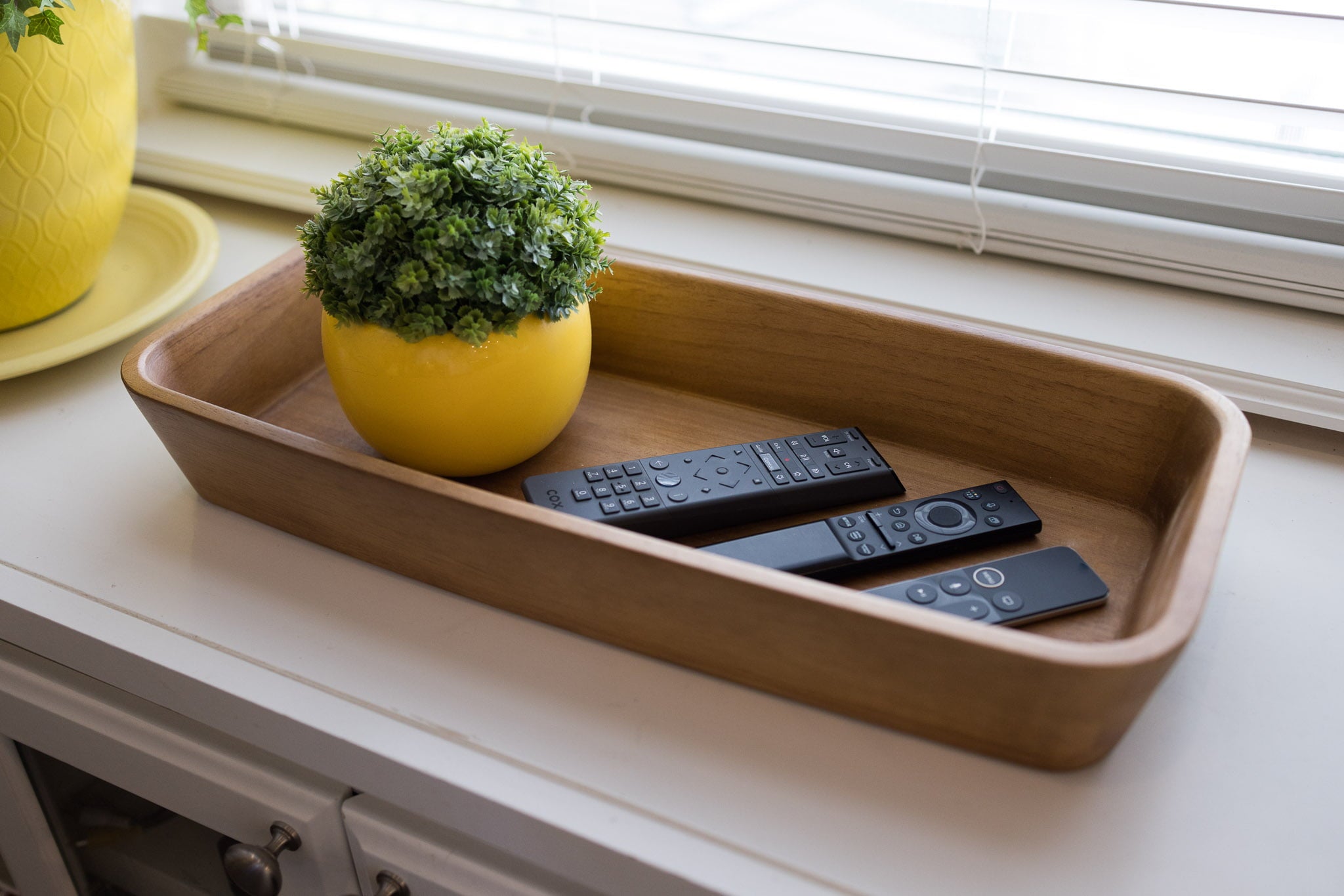 Better Homes and Gardens- Acacia Wood Oval Bowl， Natural Finish Brown