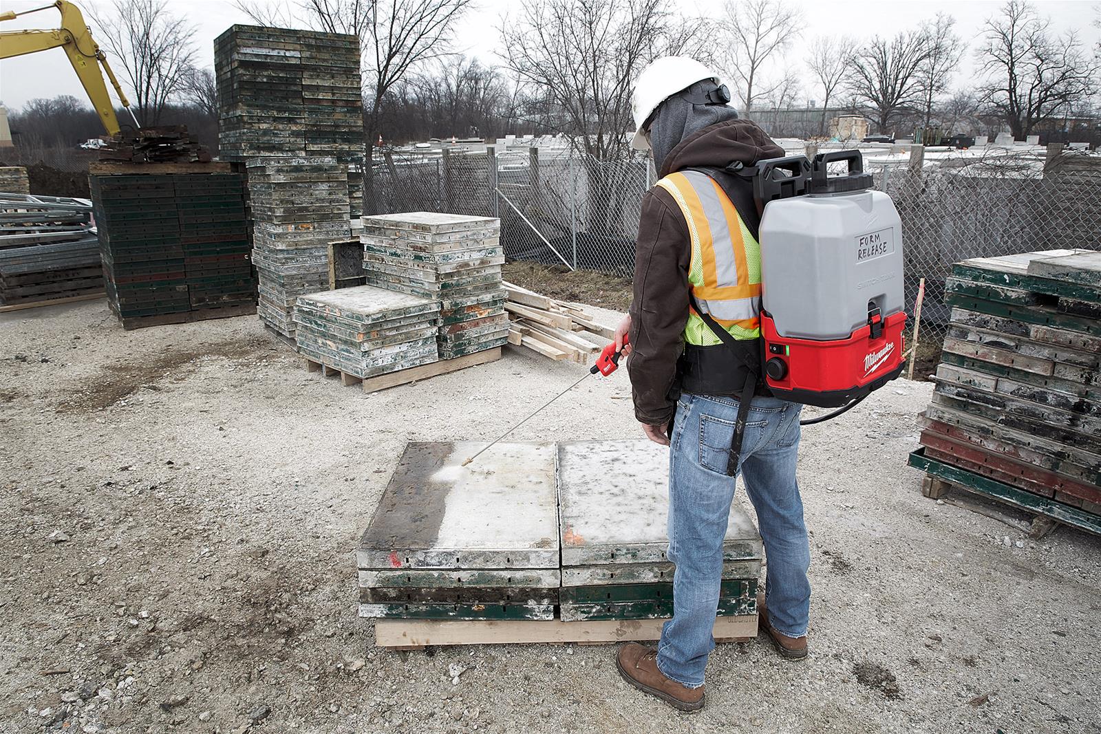 Milwaukee Tool 2820-21PS Milwaukee M18 SWITCH TANK Backpack Sprayers