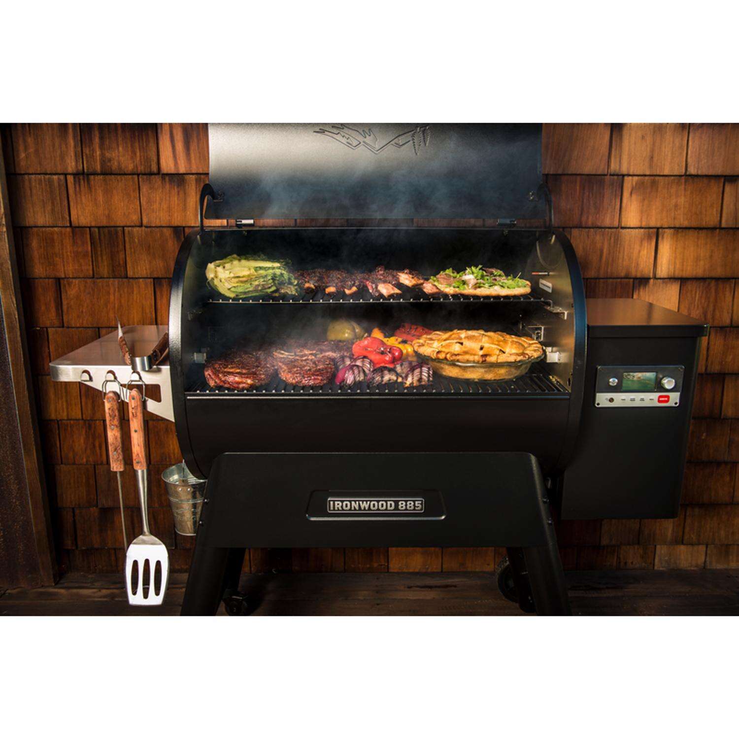 Traeger Ironwood 885 WiFi Wood Pellet Grill Black