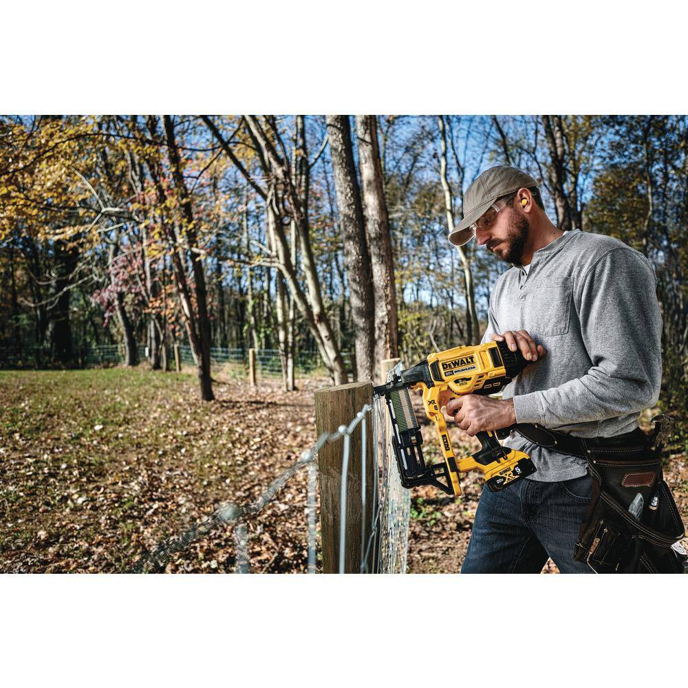 DEWALT DCFS950B 20V MAX 9-Gauge Cordless Fencing Stapler (Tool Only)