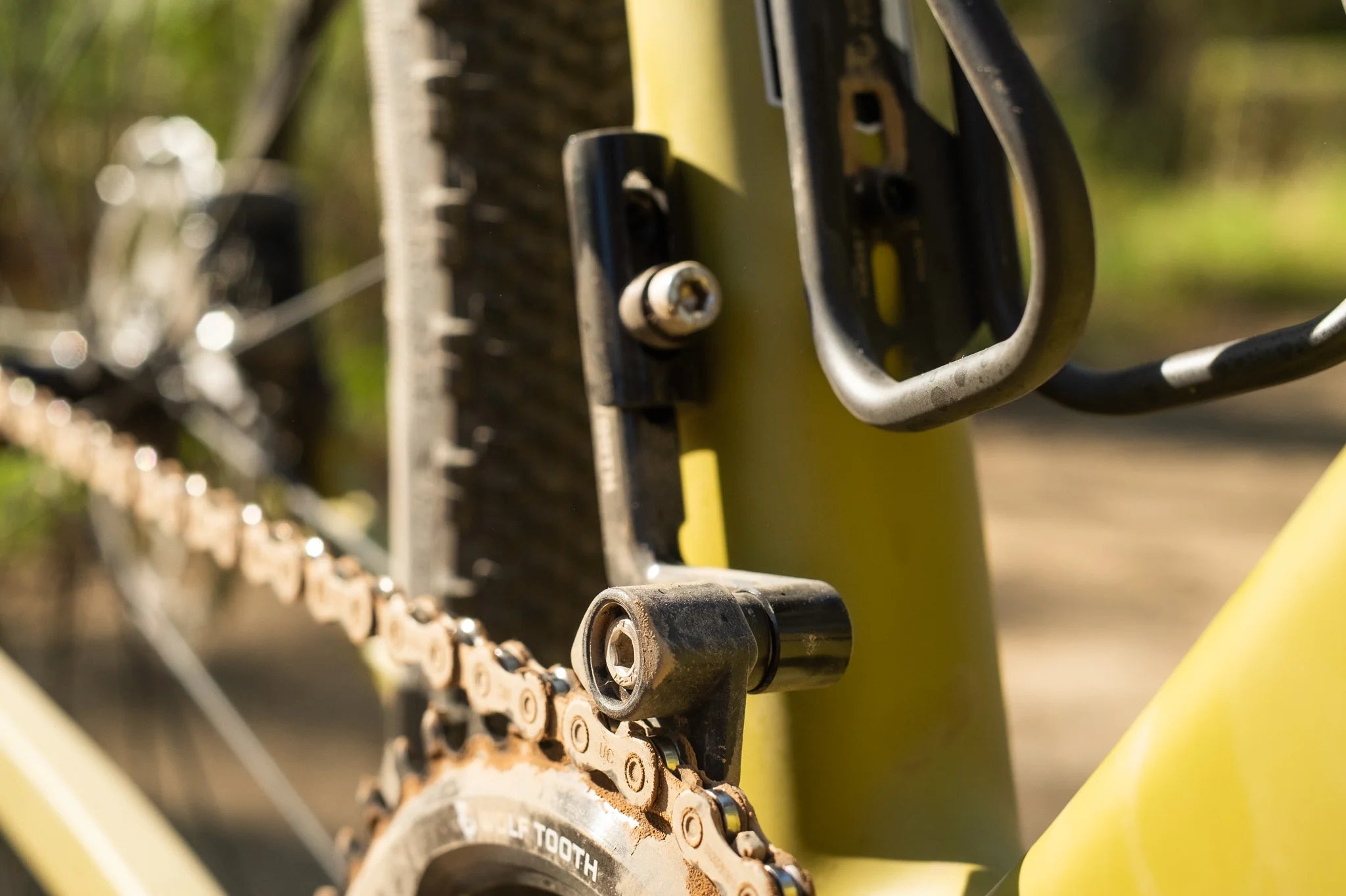 Wolf Tooth Components LoneWolf Aero Chainguide - Braze-On Mount