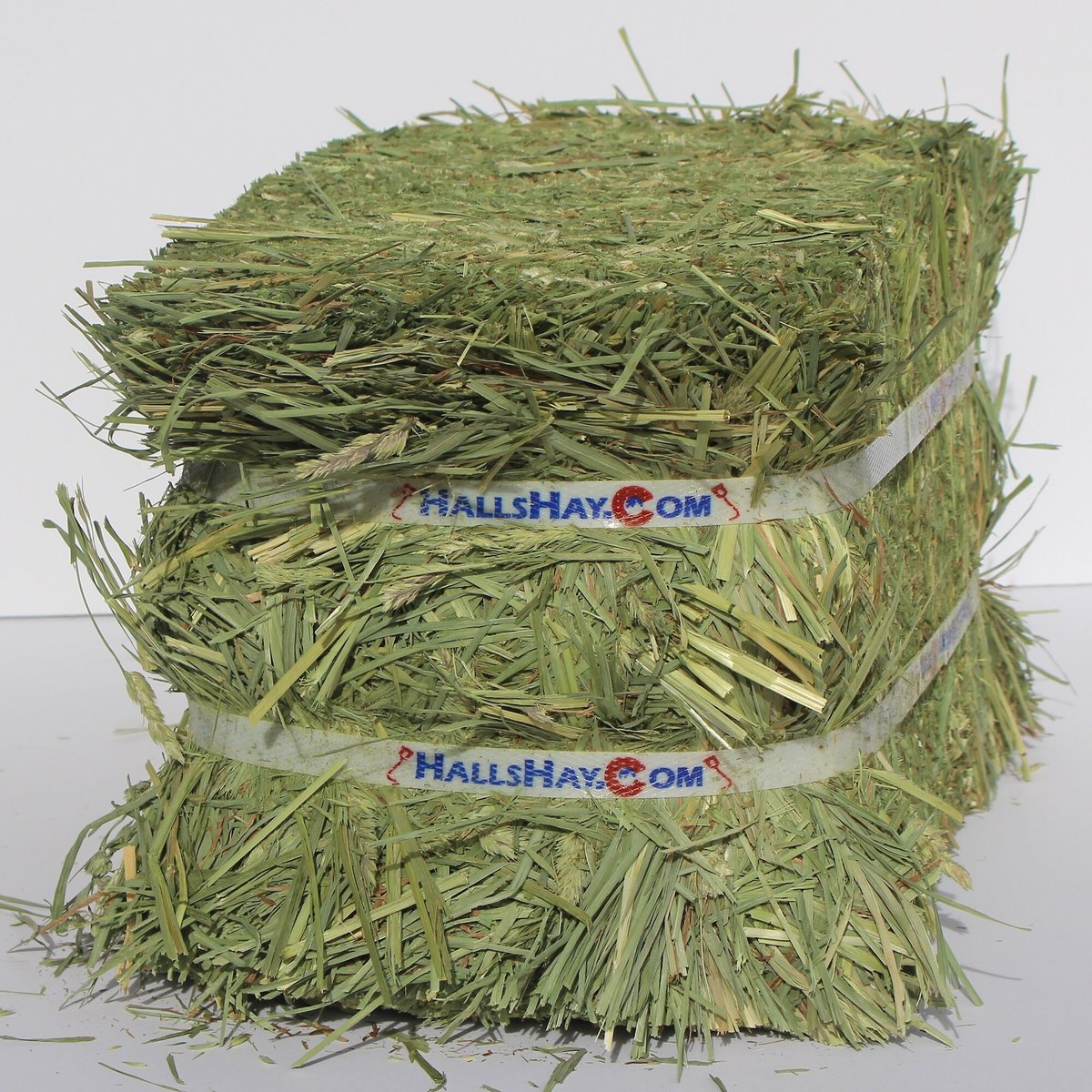 Hall's Hay Orchard Grass Hay Mini-Bale Small Pet Food， 5-lb box