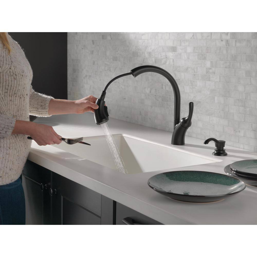 Delta Shiloh Single-Handle Pull-Out Sprayer Kitchen Faucet with ShieldSpray in Matte Black 19790Z-BLSD-DST