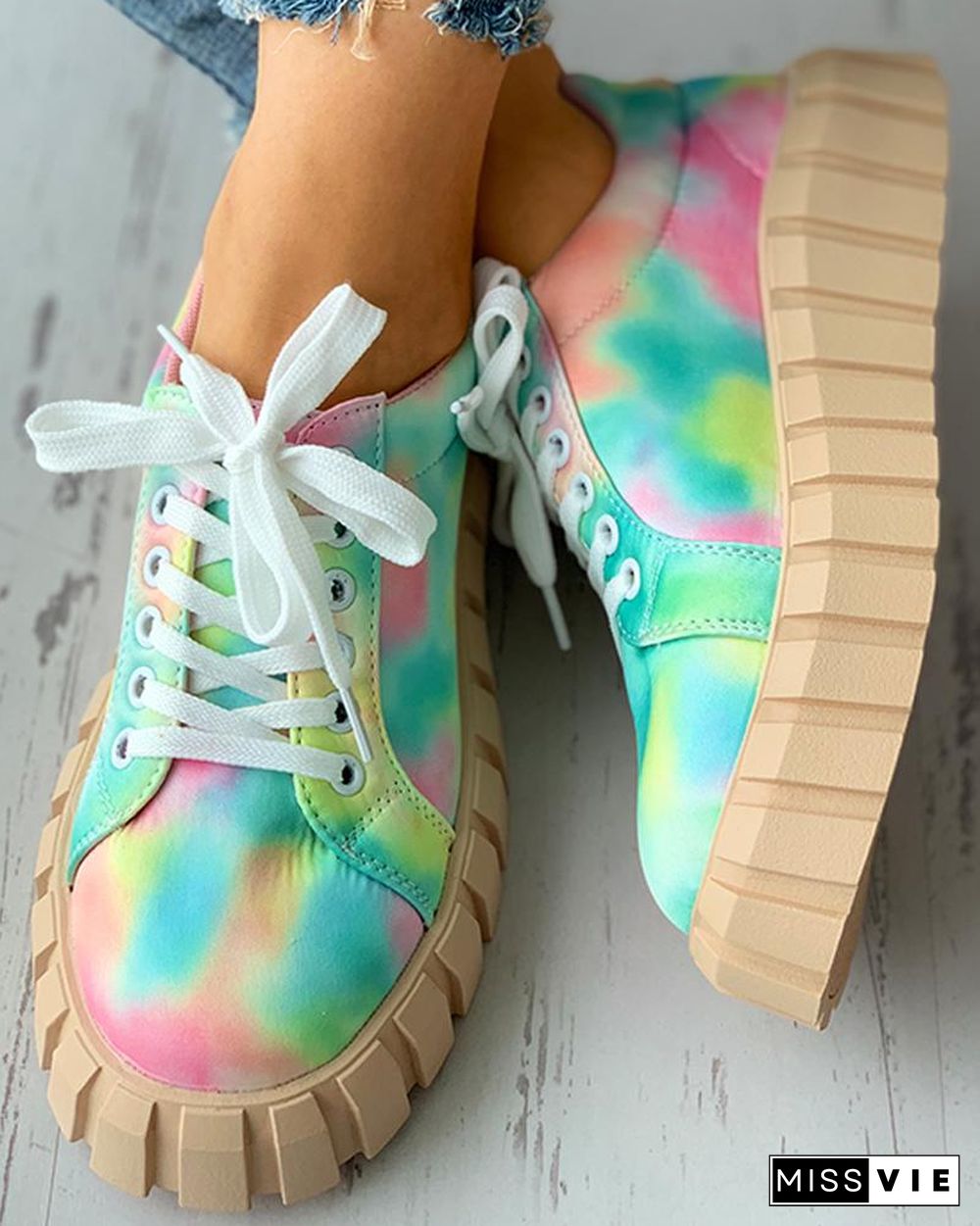 Tie Dye Print Eyelet Lace-up Flatfrom Sneaker