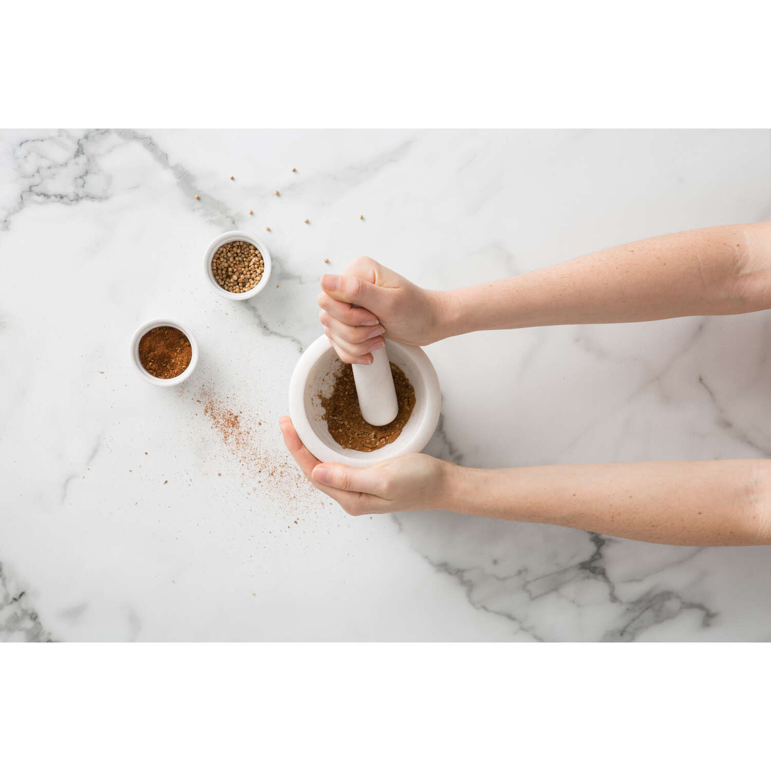 Chefn White/Gray Silicone Mortar and Pestle