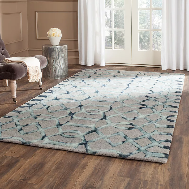 Safavieh Santana Geometric Dip-Dyed Wool Rug