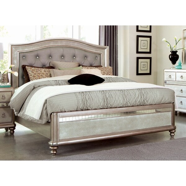 Luxe Metallic Platinum 3-piece Queen Bedroom Set with Dresser and Mirror - - 34936337