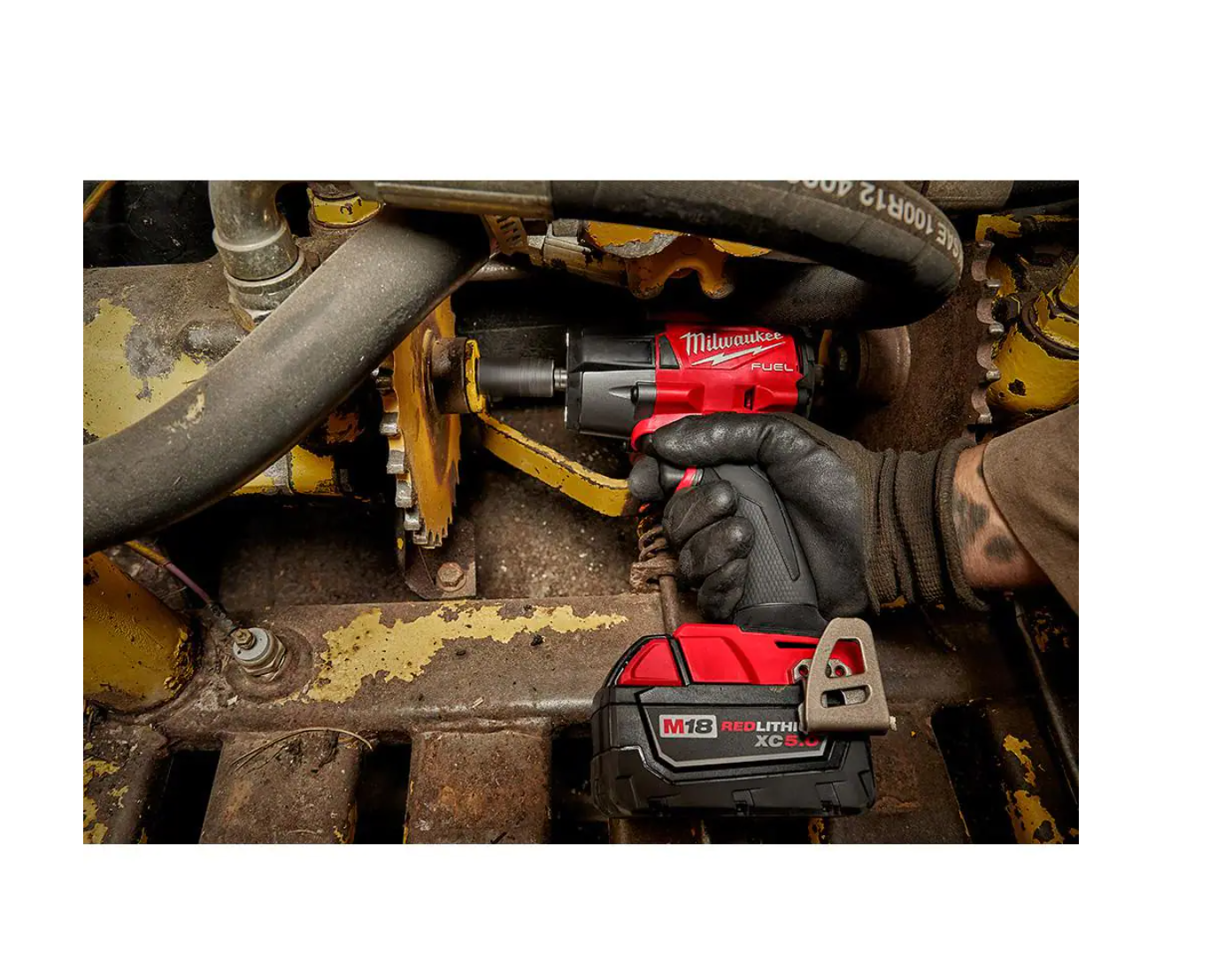 Milwaukee 2960-20-48-11-1850 M18 FUEL GEN-2 18V Lithium-Ion Mid Torque Brushless Cordless 3/8 in. Impact Wrench with (1) 5.0 Ah Battery