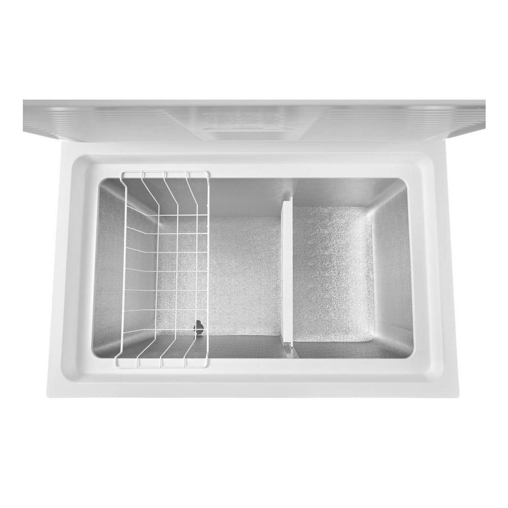 Amana 9 cu. ft. Chest Freezer in White AQC0902LW