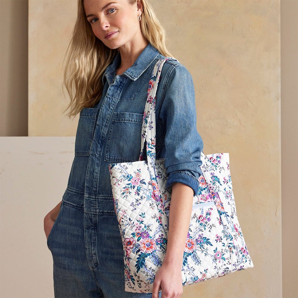 Vera Bradley  Vera Tote Bag in Magnifique Floral