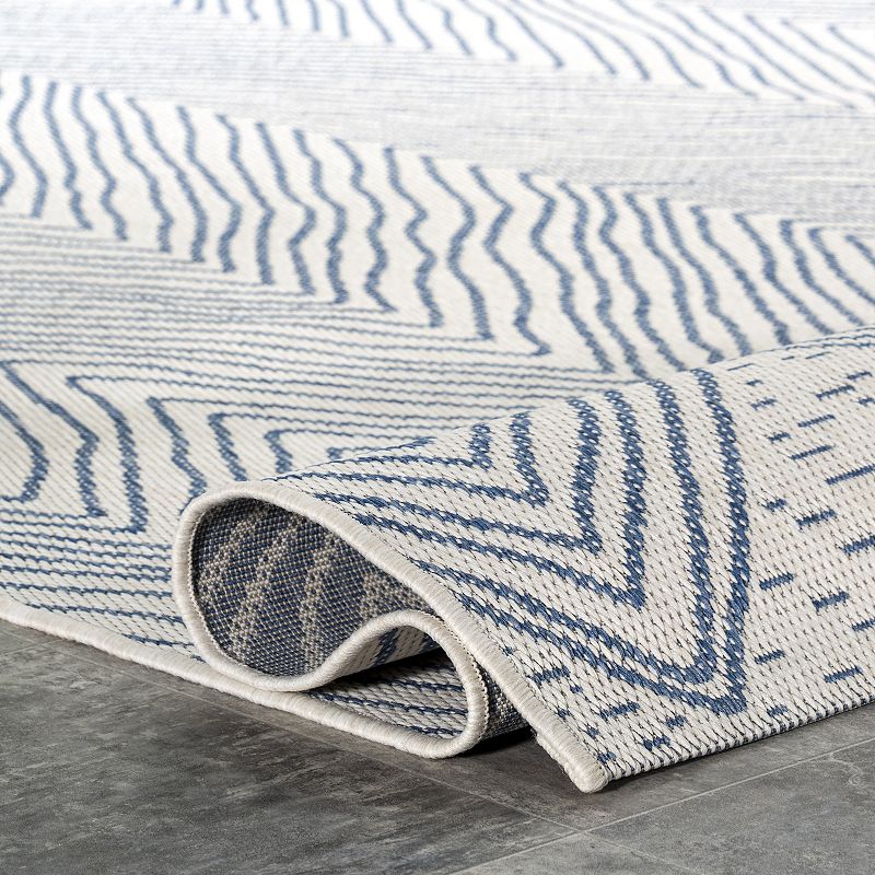 nuLOOM Wavy Chevron Indoor/Outdoor Rug