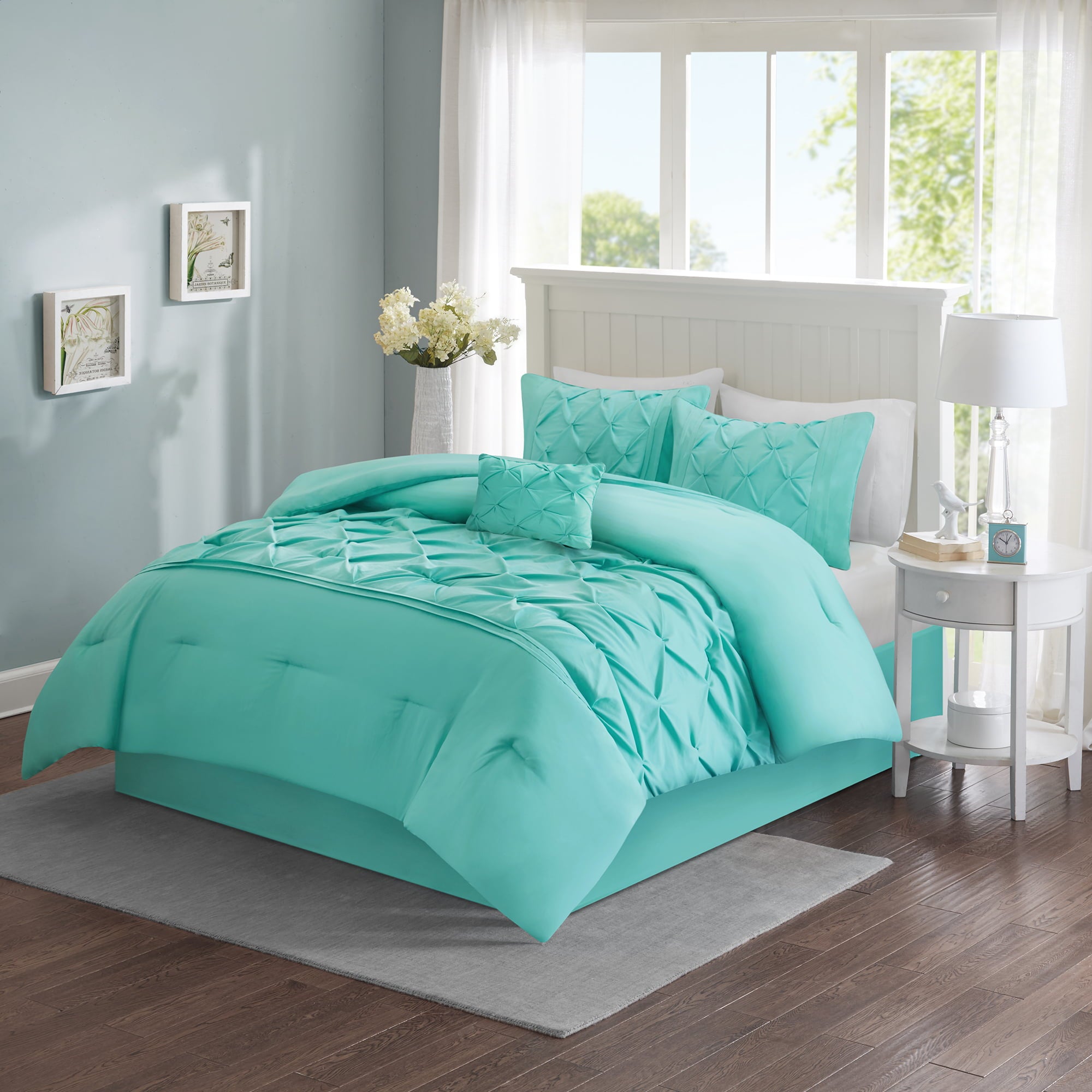 Comfort Spaces Cavoy Faux Silk 5-Piece Tufted Aqua Comforter Set with Bed Skirt and Decorative Pillow， King