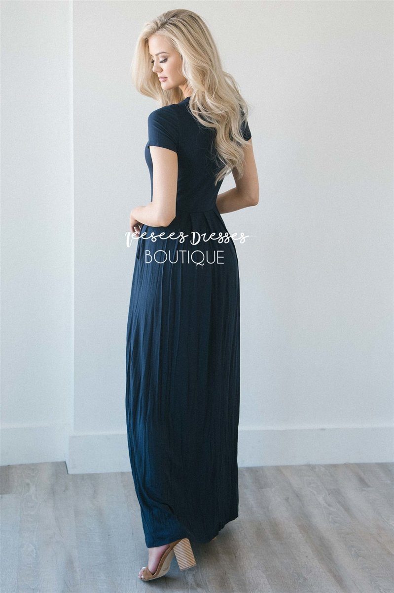 Short Sleeve Pleated Maxi Dress