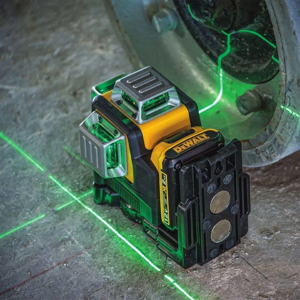 DEWALT 12V MAX Lithium-Ion 100 ft. Green Self-Leveling 3-Beam 360 Degree Laser Level with 2.0Ah Battery Charger and Case DW089LG