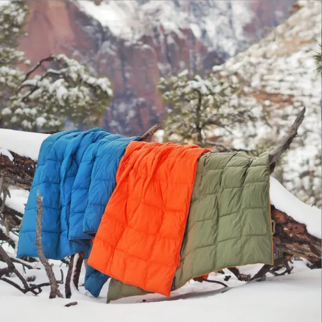 Wild Outdoor Camping Packable Down Blanket Water Resistant Warm and Lightweight Blanket for Camping Hiking