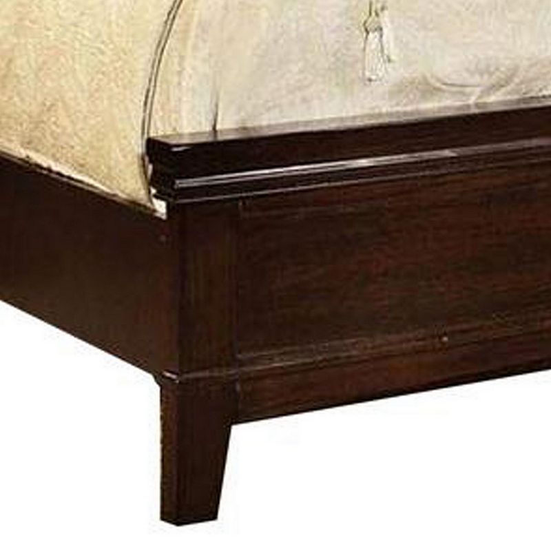 Transitional Style Wooden Queen Sized Bed with Tapered Legs， Brown