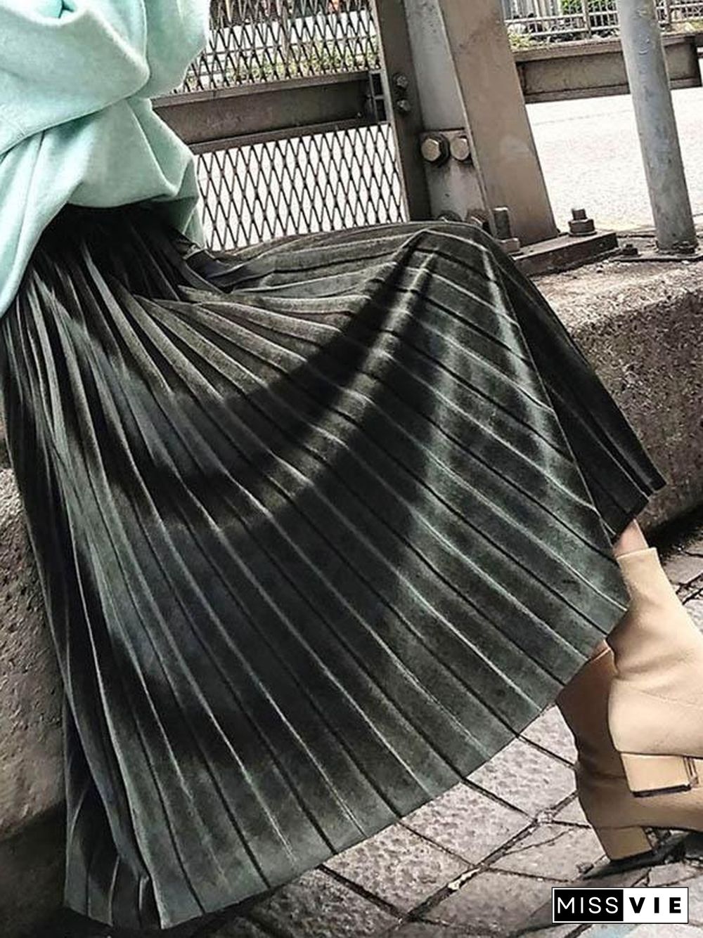 Solid Color High-Waist Pleated A-Line Skirt