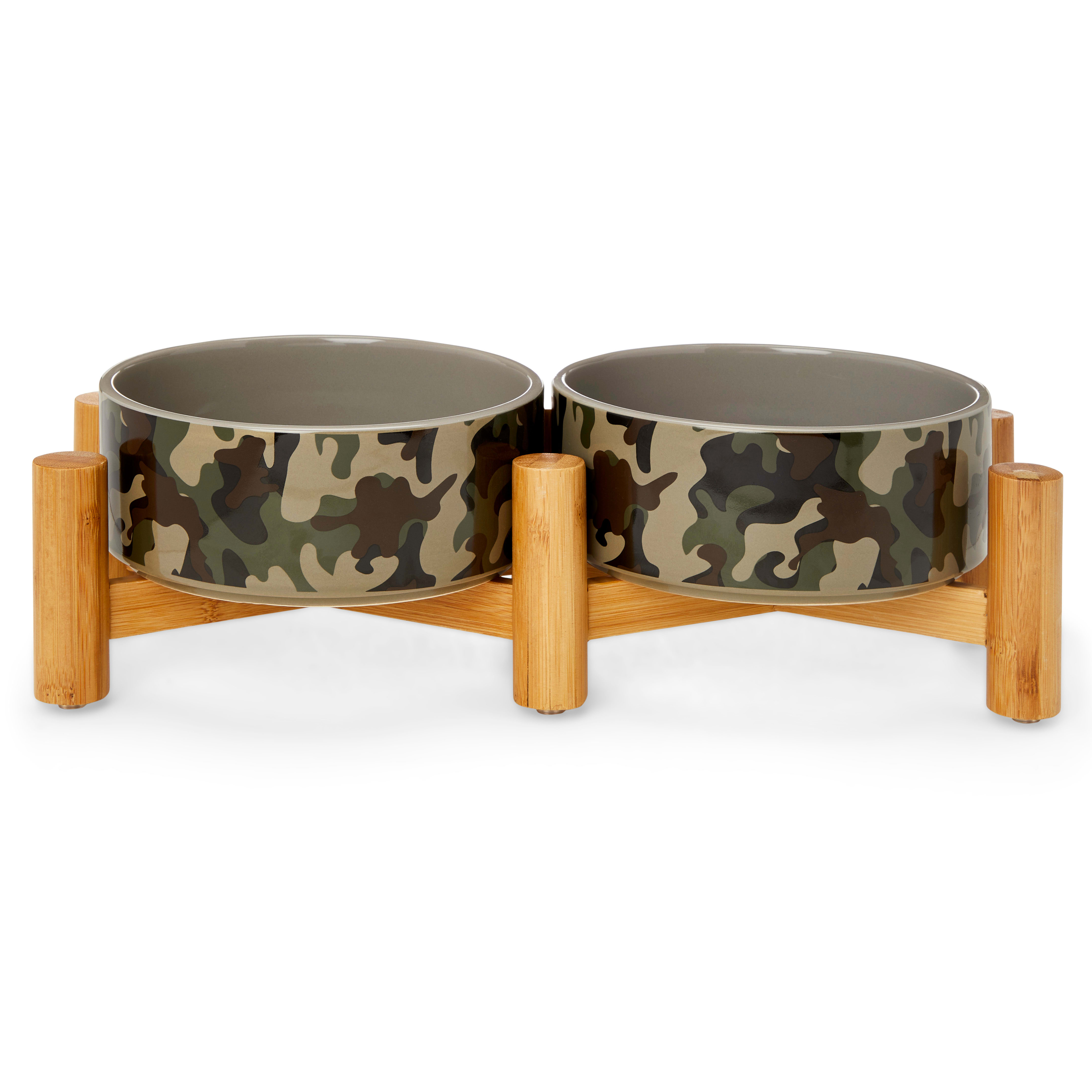 Reddy Camo Ceramic  Bamboo Elevated Double Diner for Dogs， 3 Cups