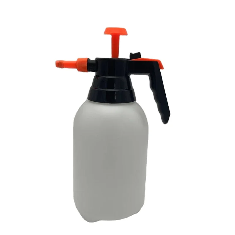 1.5L durable home and garden plastic watering spray bottle made entirely of plastic