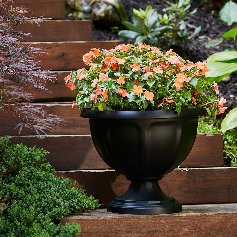 Vigoro 18 in. Warwick Large Black High-Density Resin Urn Planter (18 in. D x 14.7 in. H) HDR-081685