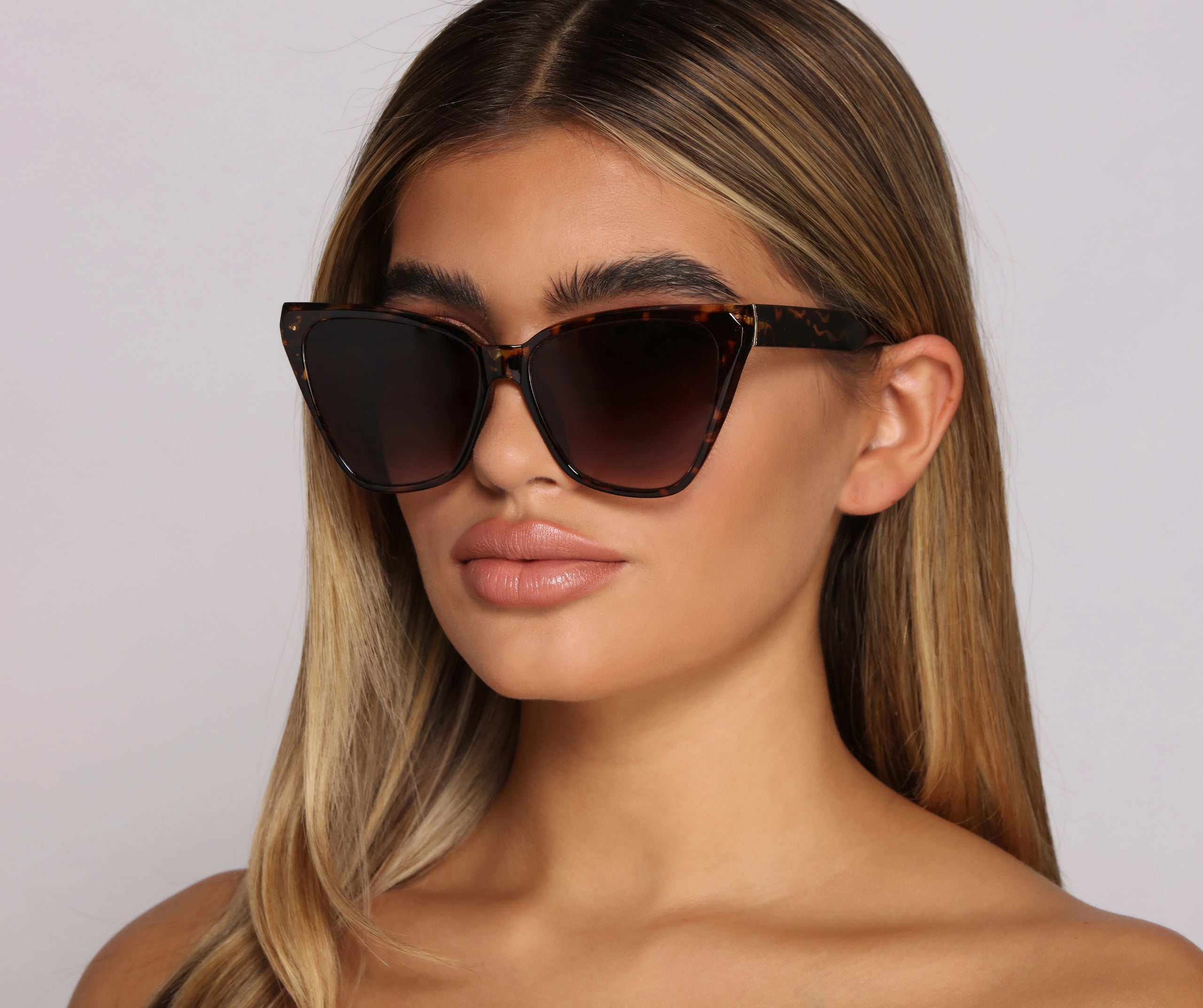 Diva Vibes Cat-Eye Sunglasses