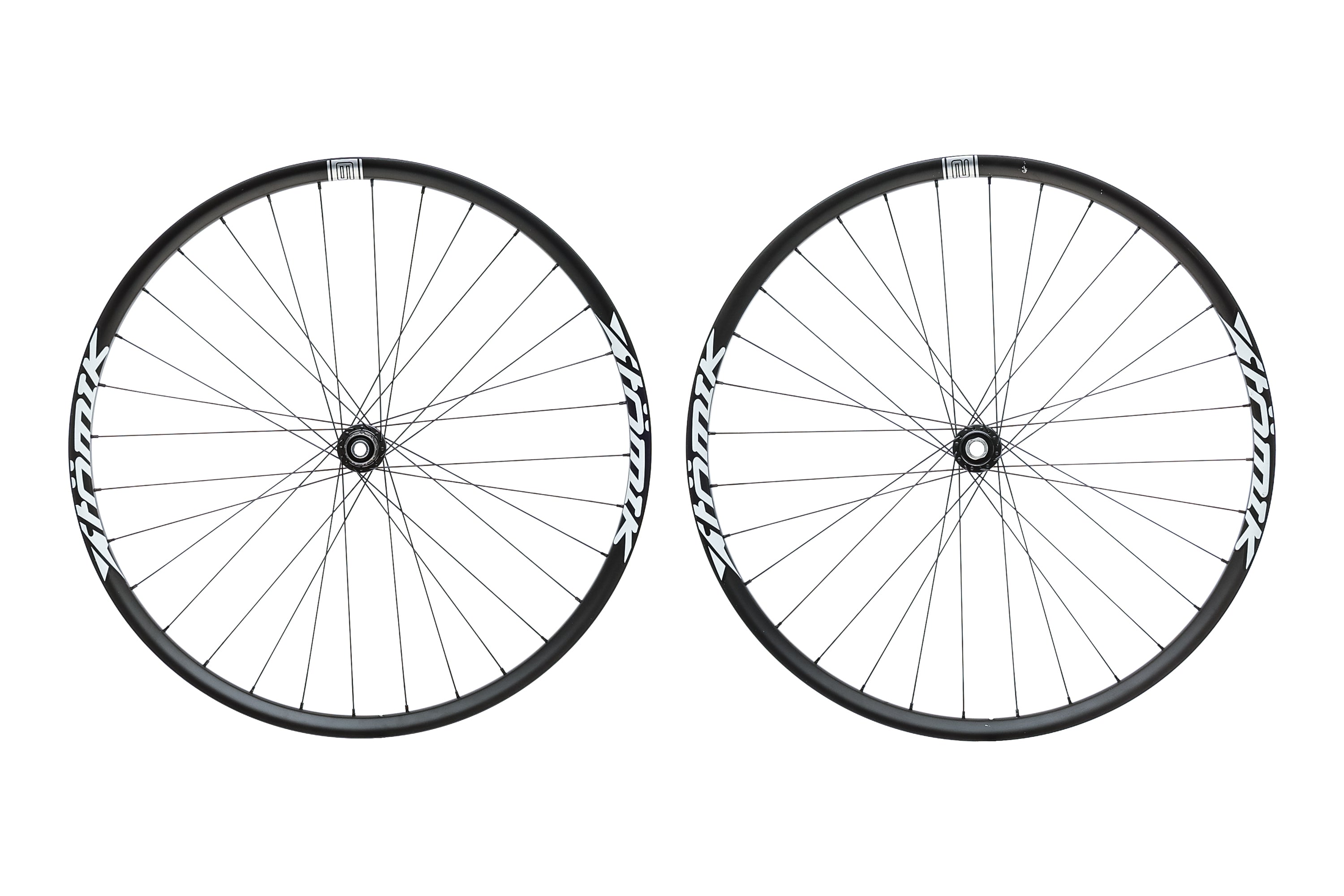 Atomik XC28 Carbon Tubeless 29