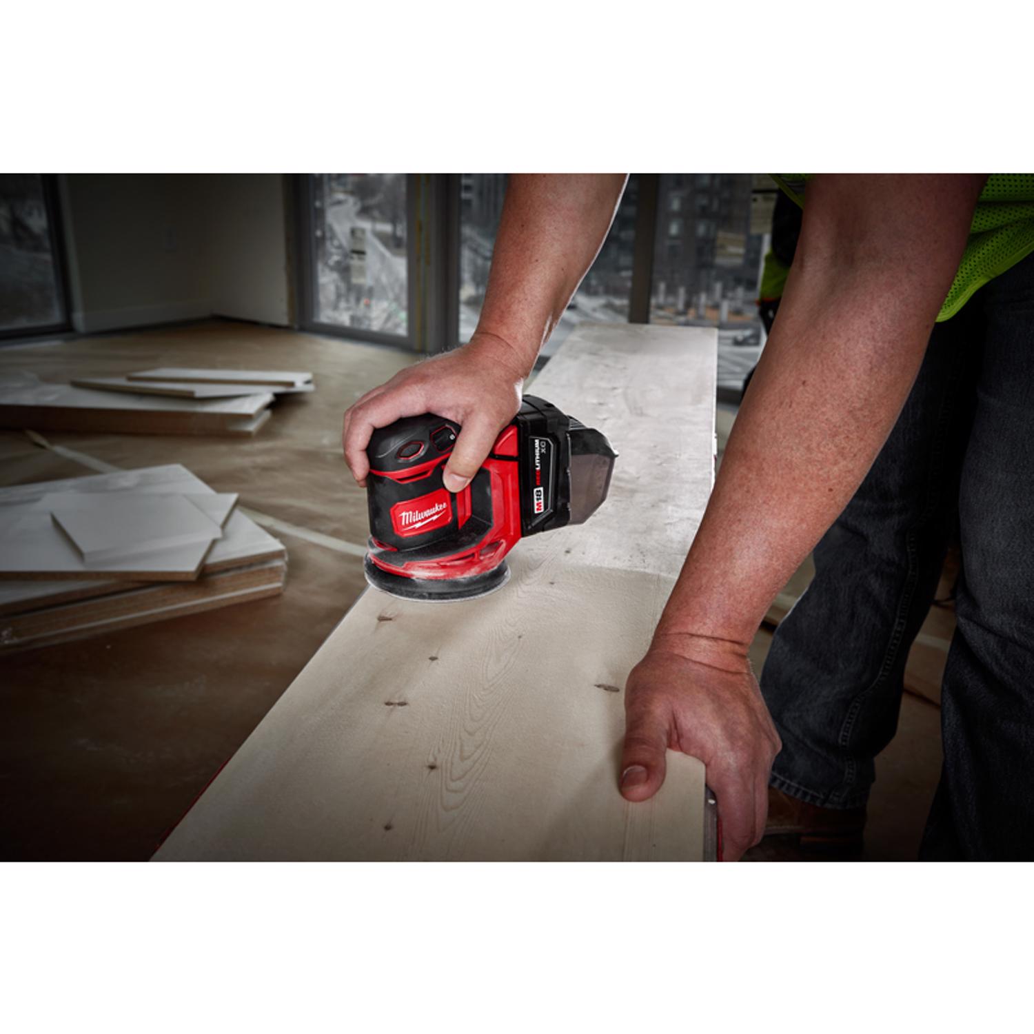 MW M18 18 V Cordless 5 in. Random Orbit Sander Tool Only