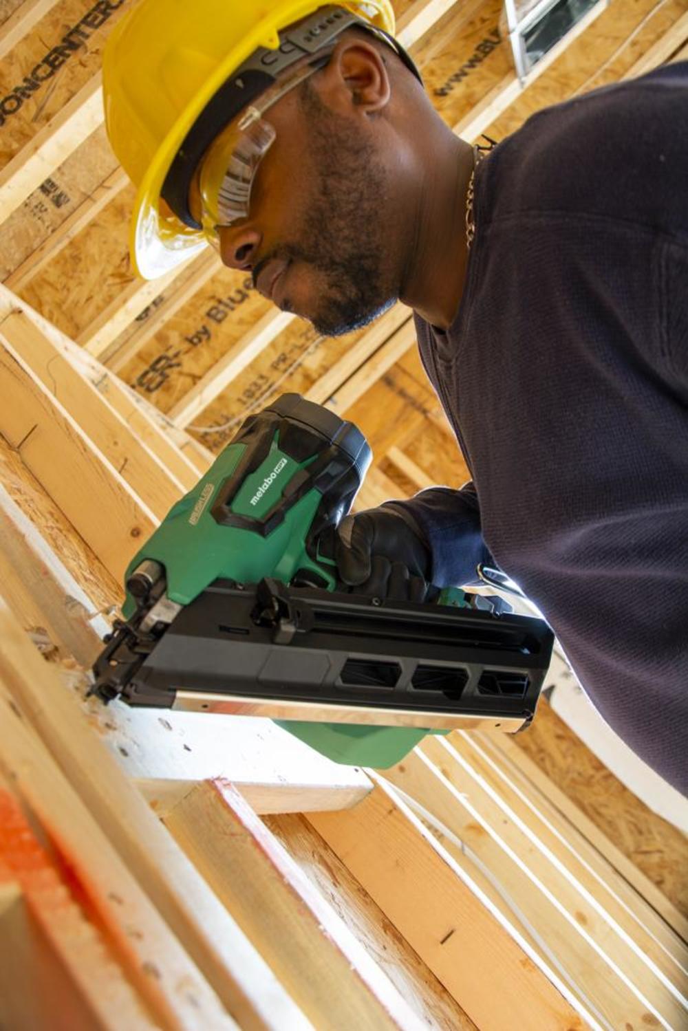 3-1/2 In. 18V Cordless Plastic Strip Framing Nailer ;