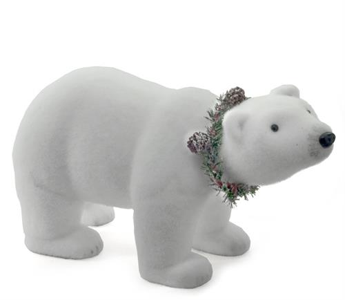 22 Polar Bear With Pine Wreath