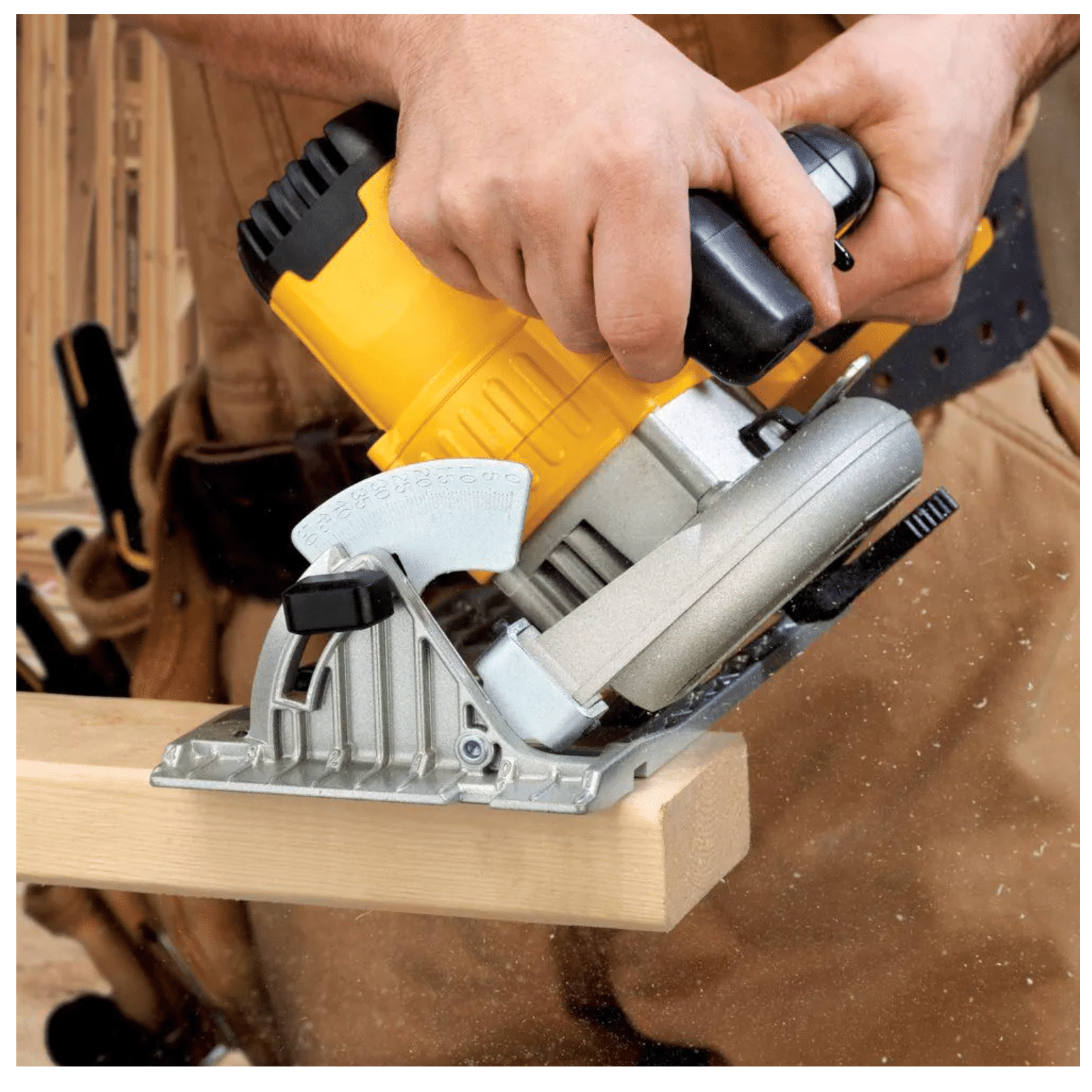 Dewalt 20-Volt Max Cordless 6-1/2 in. Circular Saw with a 20-Volt Battery 4.0Ah (DCS391BWDCB204)