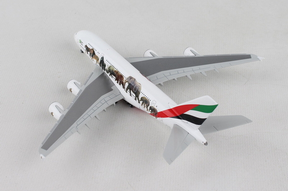 Daron HE531764Herpa Emirates A380 1/500 United For...