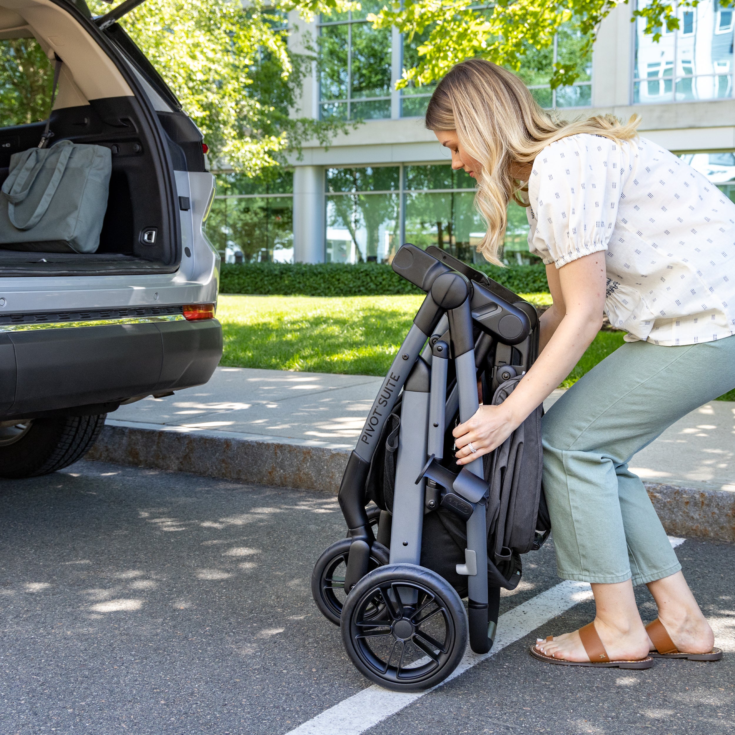 Pivot Suite Modular Travel System with LiteMax Infant Car Seat