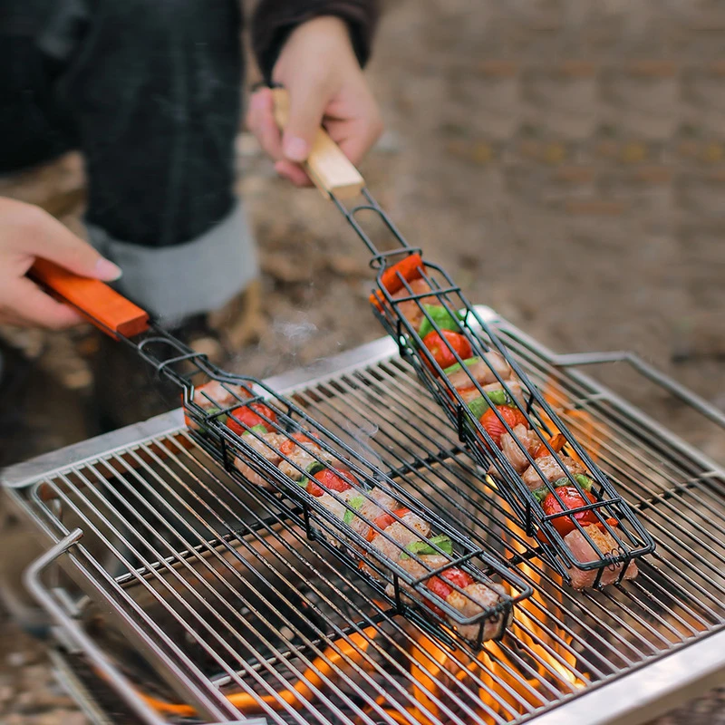 Wholesale Non stick Barbecue Grill Lightweight Wooden Handle BBQ Camping Grill for Heating Cooking Barbecue