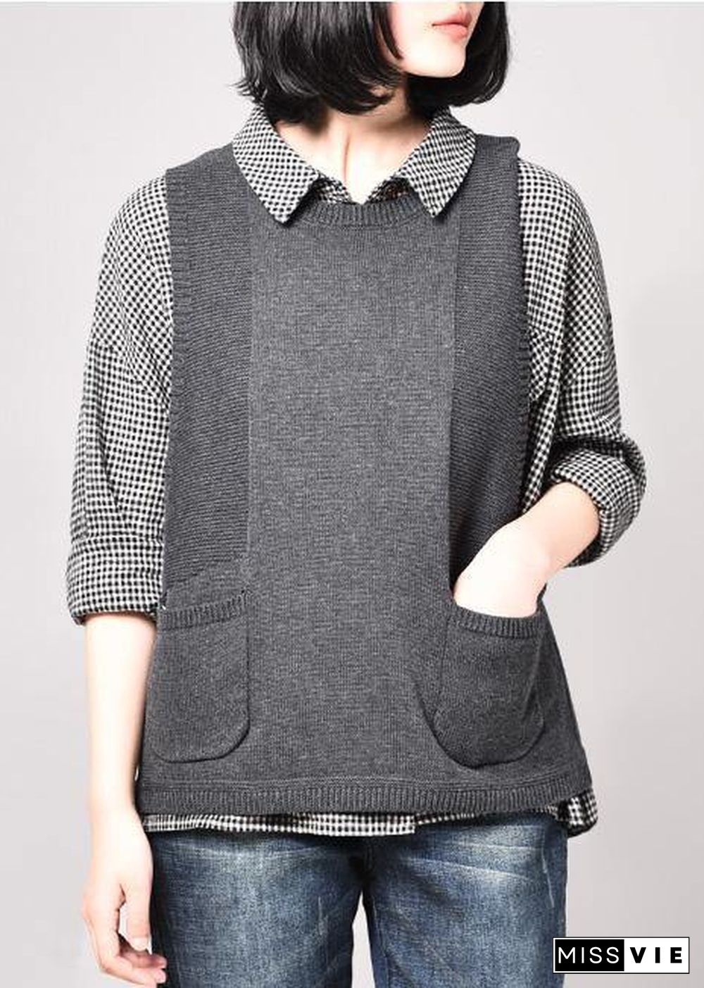 Cozy gray sleeveless knit coats Loose fitting pockets knitted coat o neck