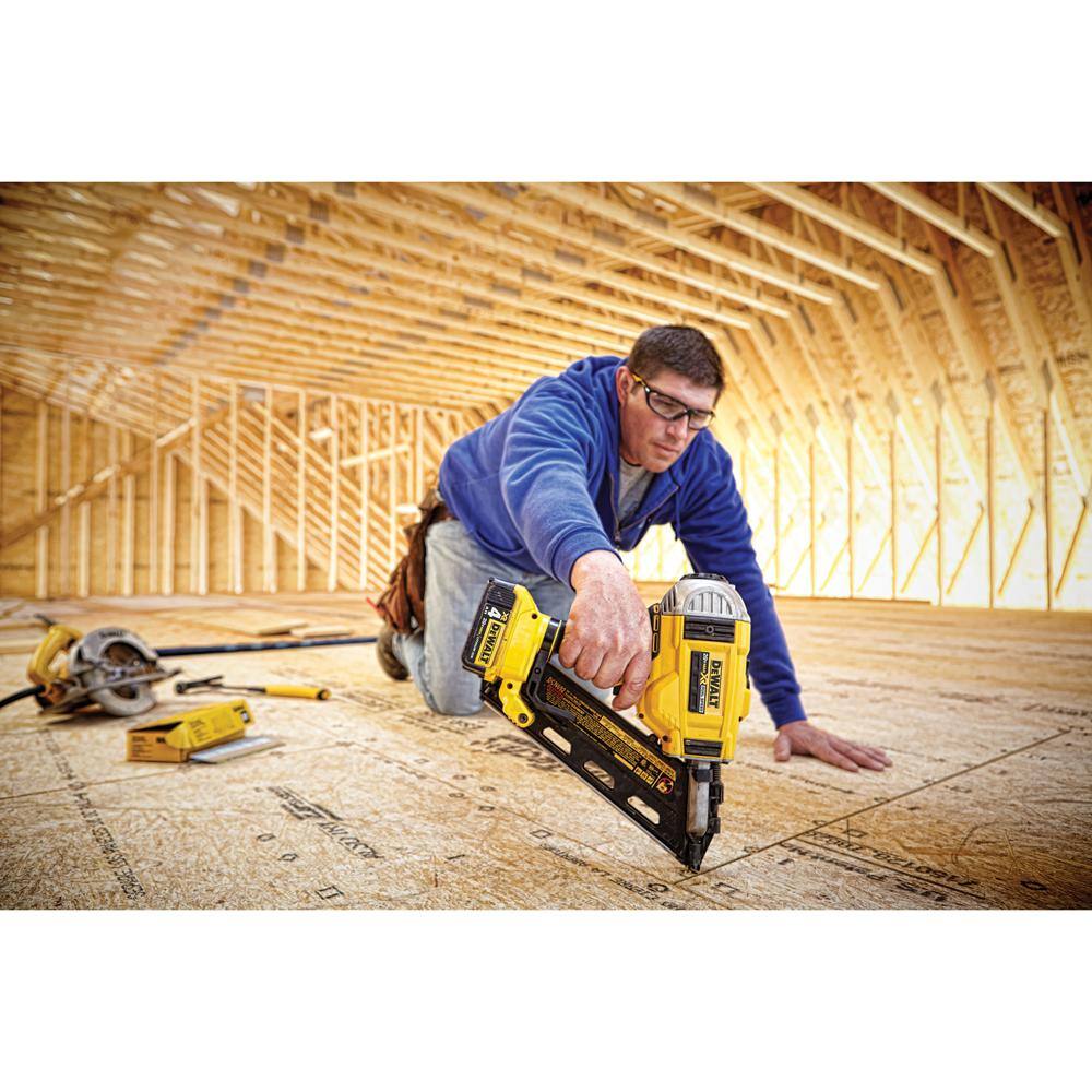 DW 20V MAX XR Lithium-Ion 30-Degree Cordless Brushless 2-Speed Framing Nailer and (2) 2.0Ah Batteries DCN692B203