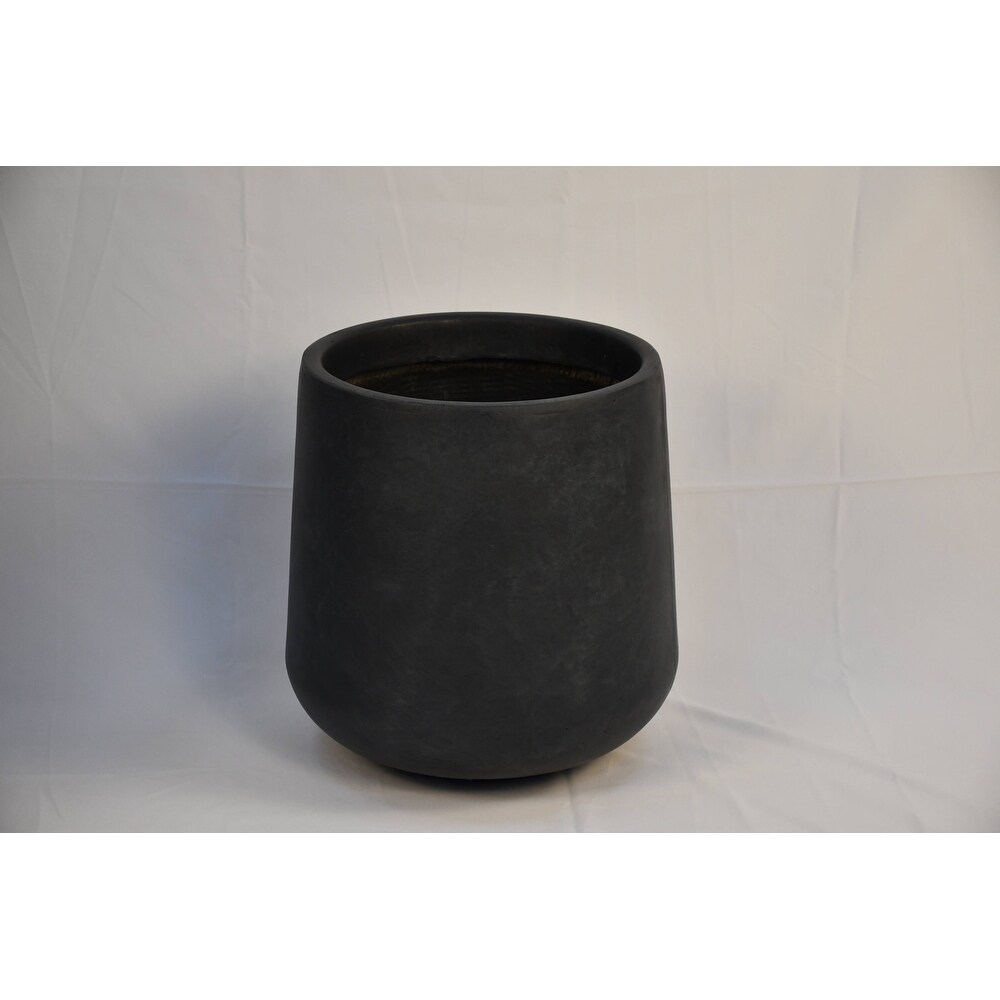 Kante 17.3 in. Tall Rounded Lightweight Outdoor Planter w/ Soft Curves