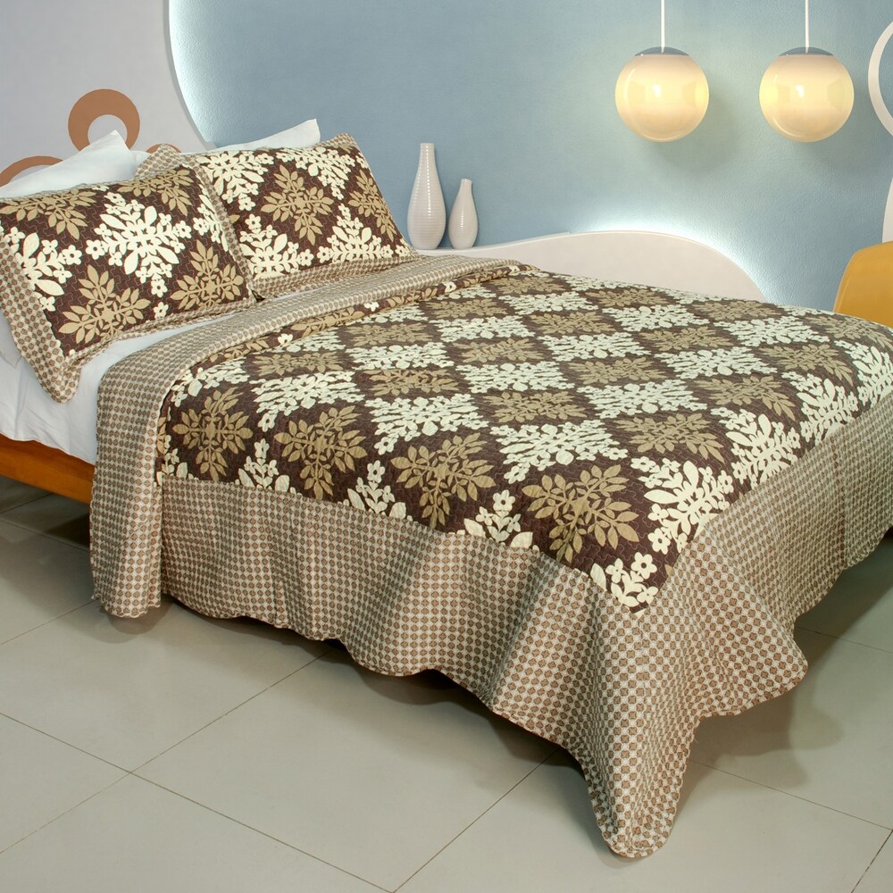 Noble Snowflake 100% Cotton 3PC Vermicelli Quilted Patchwork Quilt Set (Full/Queen Size)