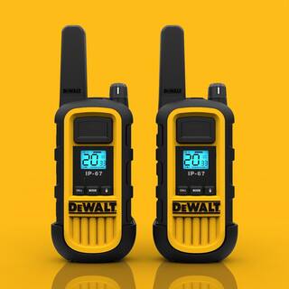 DW DXFRS800 Heavy-Duty 2-Watt Walkie Talkies (2-Pack) DXFRS800