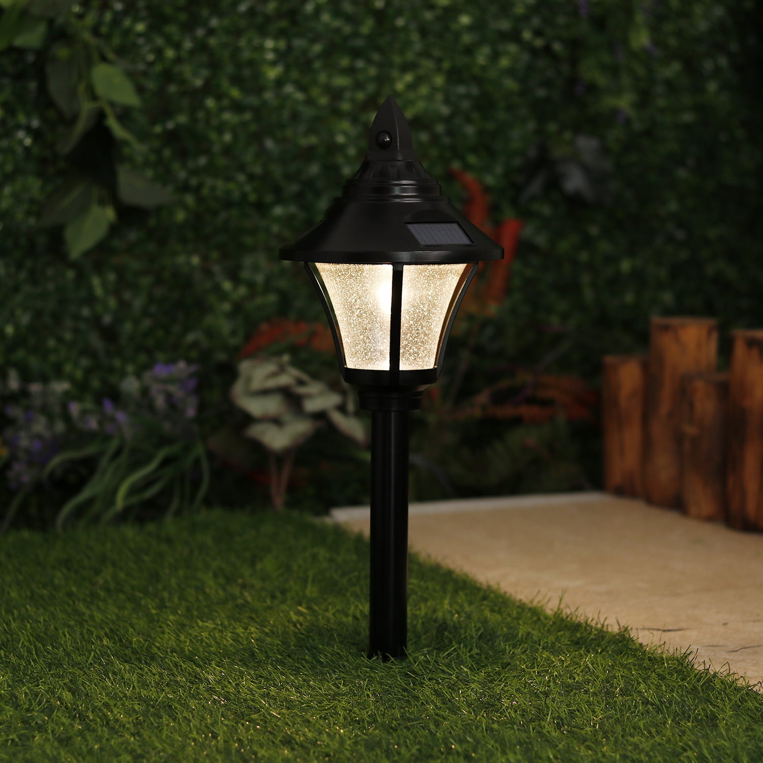 Mainstays Solar Powered Black Motion Activated LED Path Light， 100 Lumens， (2 Count)