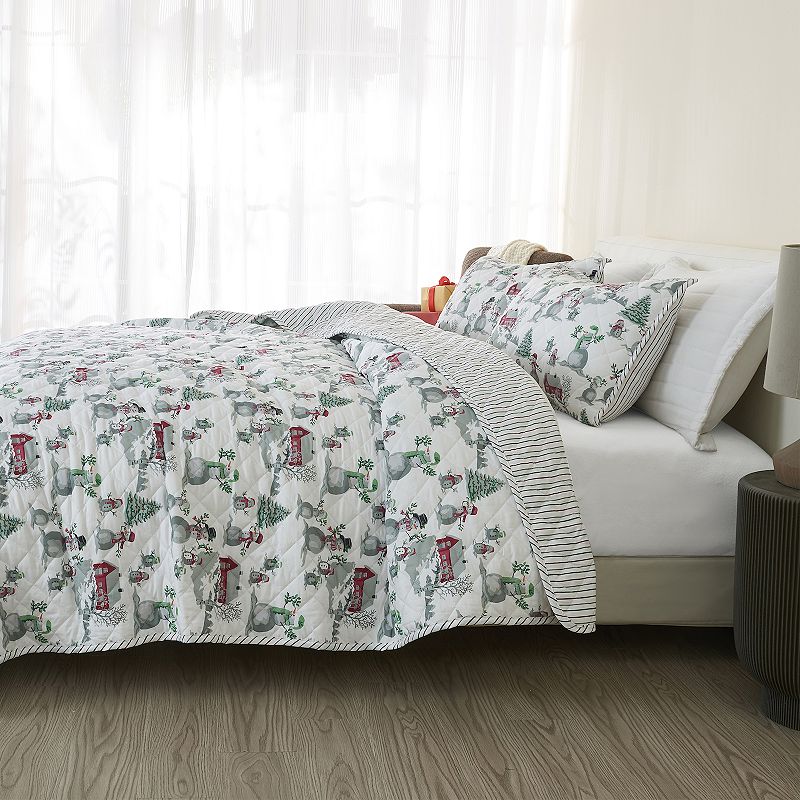 Madelinen? Winter Holiday Lodge Quilt Set with Shams