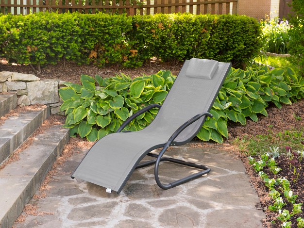 The Hamptons Collection 66 Gray Modern Aluminum Outdoor Lounge Chair With A Pillow