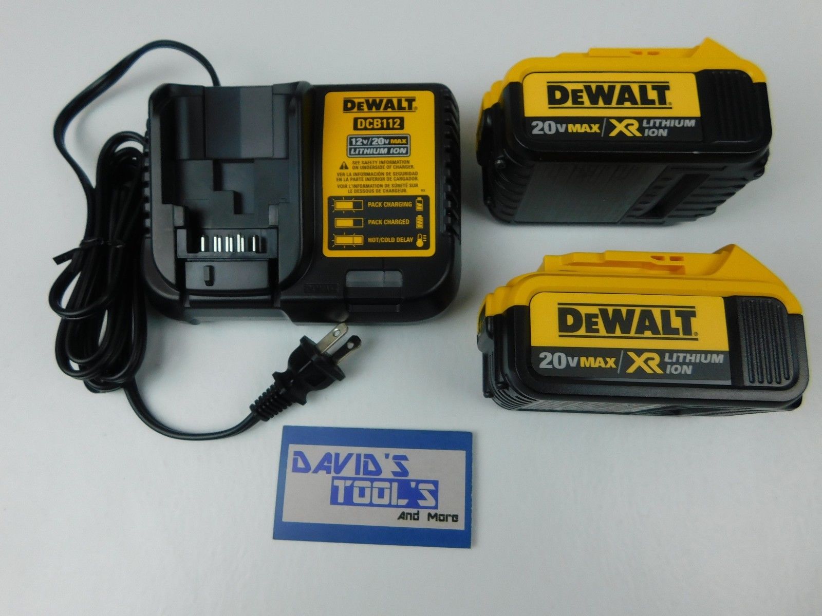 DeWalt DCB204 20V 4Ah Battery 2 Pack with DCB101 Charger Kit