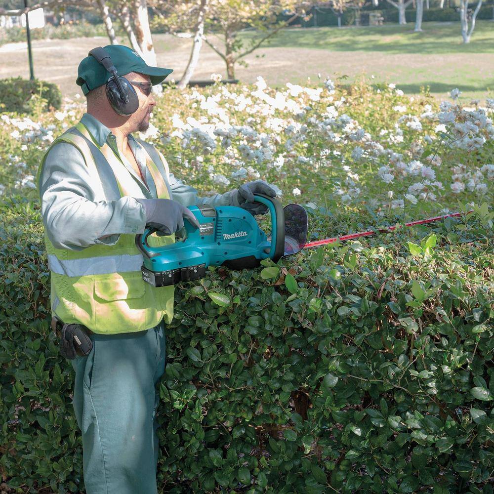 Makita 18V X2 (36V) LXT Lithium-Ion Cordless Hedge Trimmer Kit with Two 5.0 Ah Batteries and Charger XHU04PT