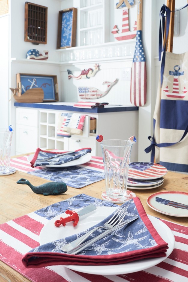 Beachcombers American Flag Patriotic Whale 4th Of July Wall Hanging 22 X 8 25 X 0 75 Inches